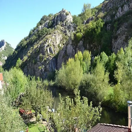 La Cuadra 2 *